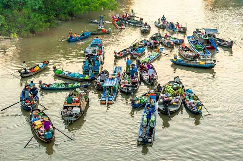 đến với chợ bạn sẽ tìm được những món bánh quê ngon